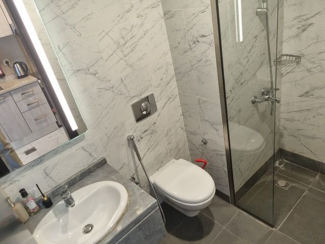imgi_13_big-bathroom-in-studio-for-rent