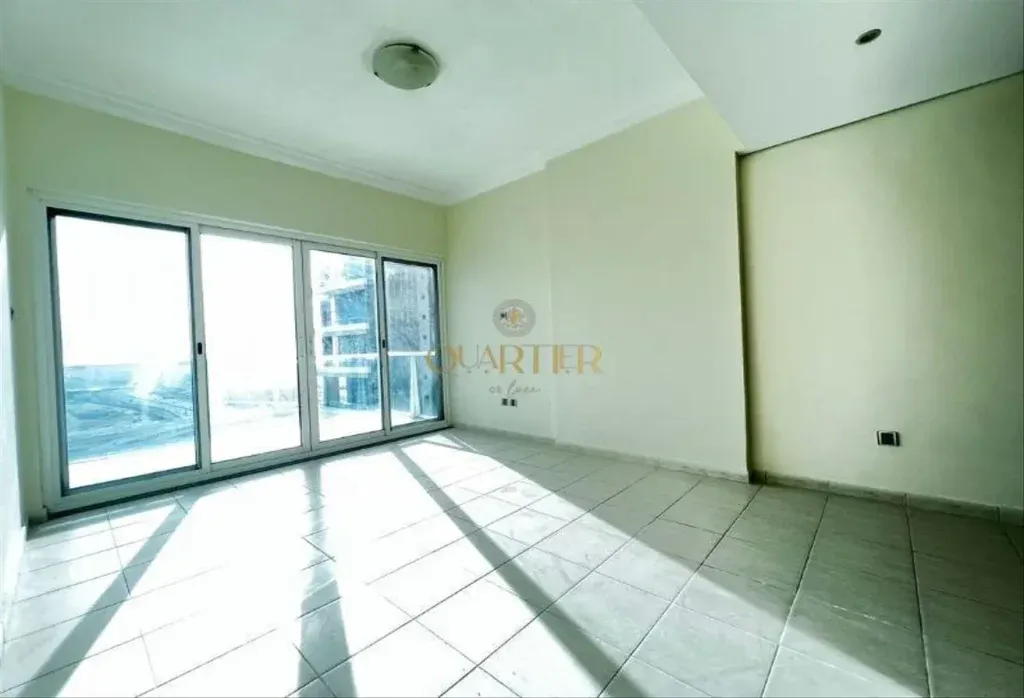 imgi_11_Apartment-for-Rent-in-Lake-View-Tower-4-1024x698
