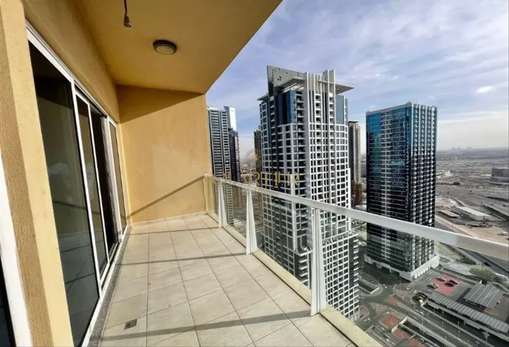 imgi_12_Apartment-for-Rent-in-Lake-View-Tower-5-1024x698